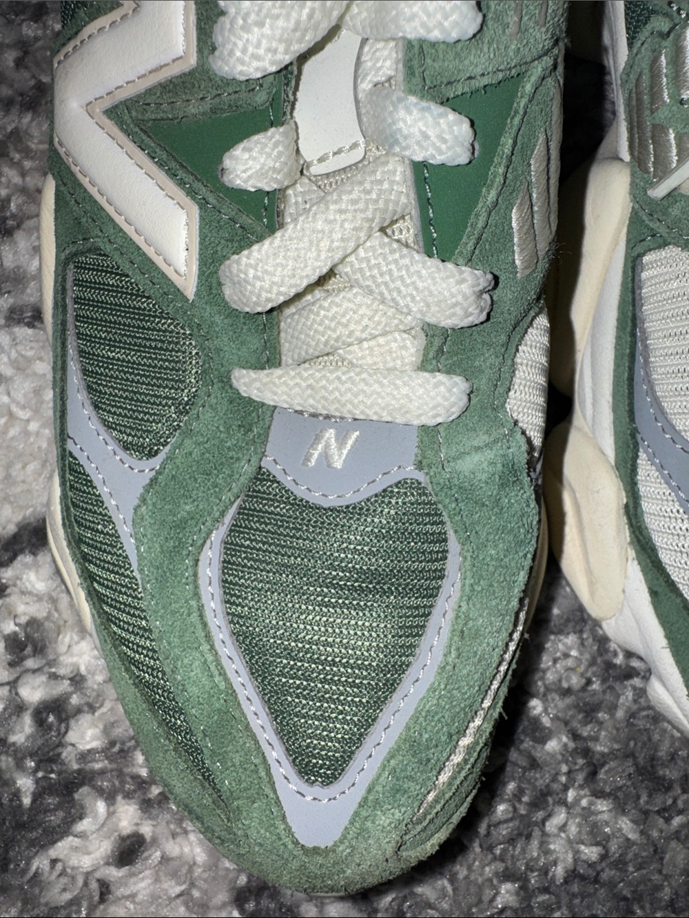 New Balance Green and White 906v1 Sneakers - Picture 3 of 8